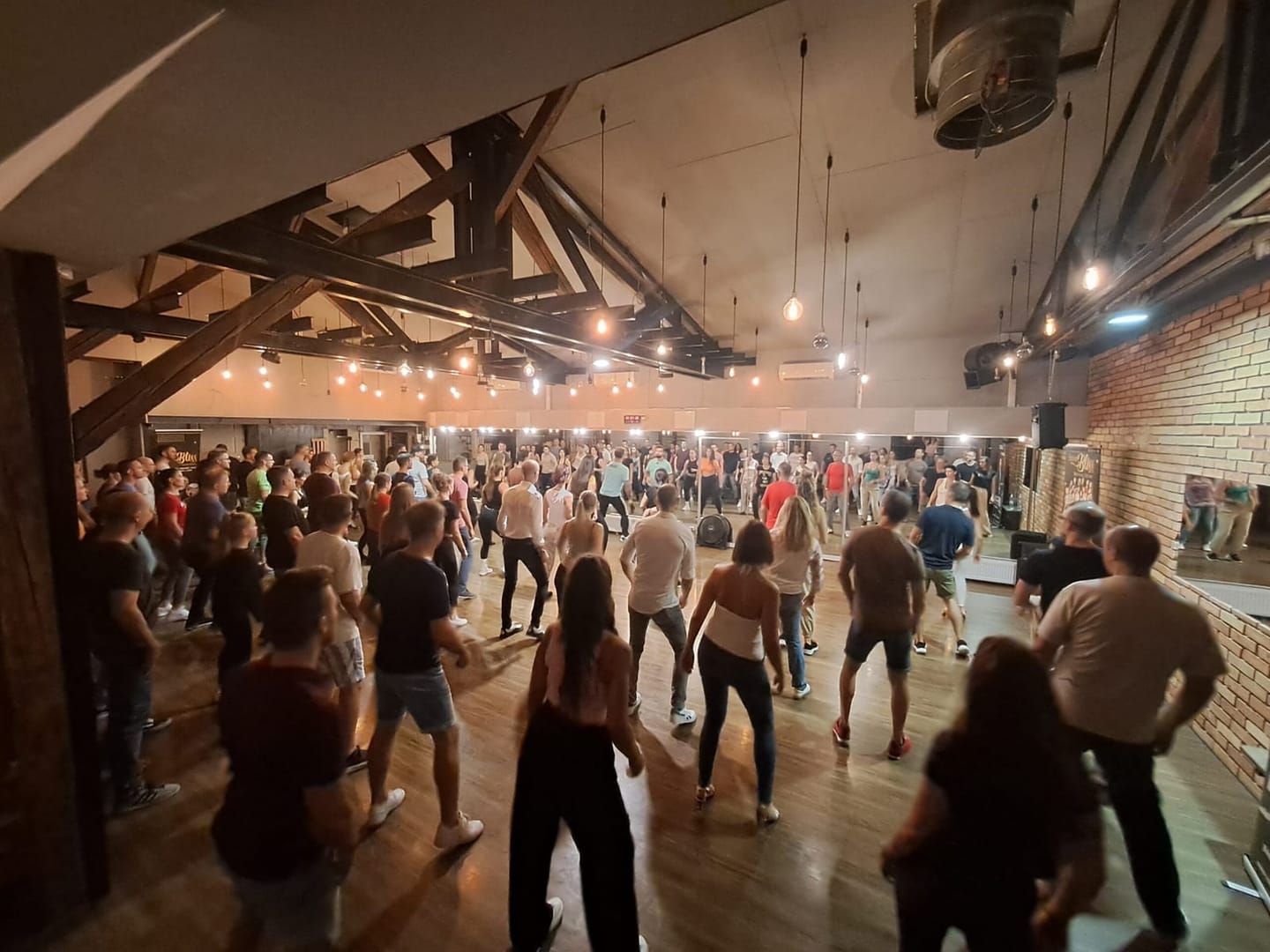 Sensual Thursdays 100% Bachata (Bachata Club Hungary) — Budapest
